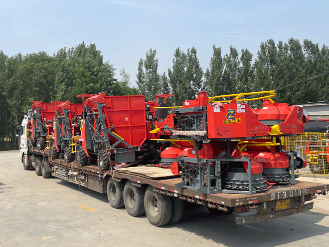 Máquinas de Silagem São Carregadas e Enviadas para Ajudar o Desenvolvimento da Agricultura e Pecuária!