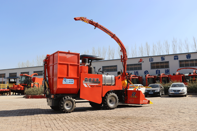 Colheitadeira de Silagem de Palha de Milho Autopropelida Pequena 2020m Colheitadeira de Silagem de Palha de Milho Autopropelida Pequena 2020m