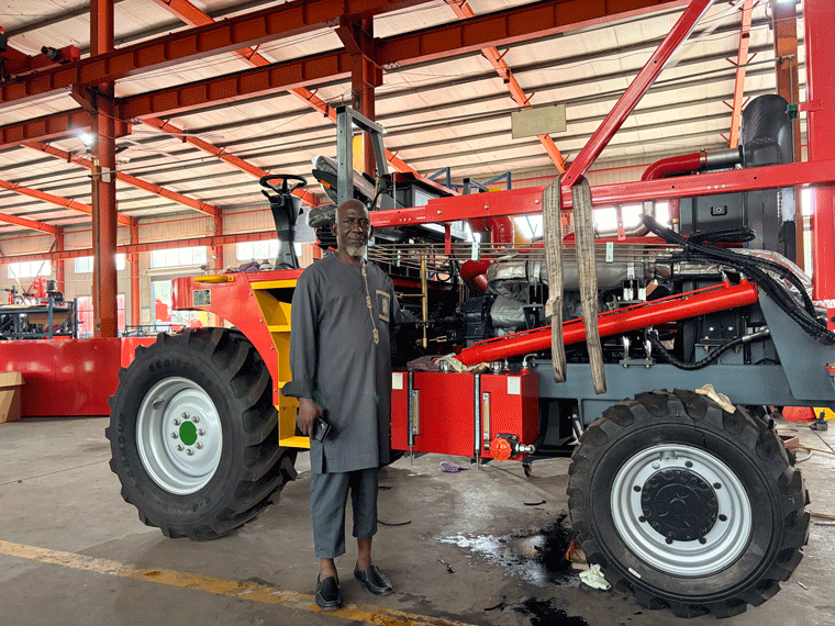 Clientes Estrangeiros Visitam a Senrui Equipamentos Agrícolas e Pecuários para Explorar Novas Oportunidades de Cooperação Internacional em Máquinas Agrícolas.